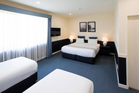 Hawkesbury Race Club Motel - Broome Tourism 1
