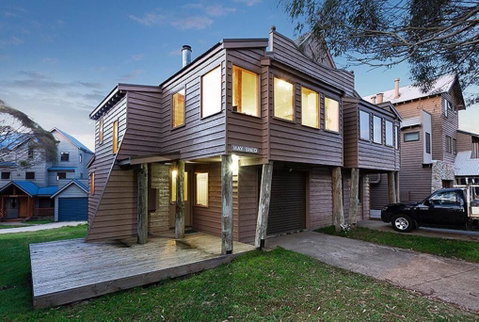 HAY SHED Chalet, Alpine-getaways - Broome Tourism 0