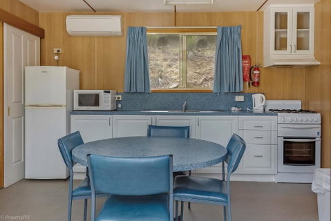 Hobart Bush Cabins - Broome Tourism 3