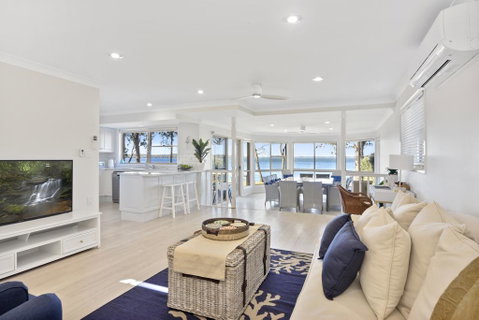 Adrift Retreat - St Georges Basin Waterfront Home - Broome Tourism 0