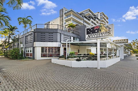 Adventurers Backpackers - Broome Tourism 1