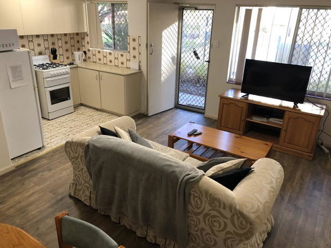 Affordable Comfortable Inglewood Apartment+Pool - Broome Tourism 3