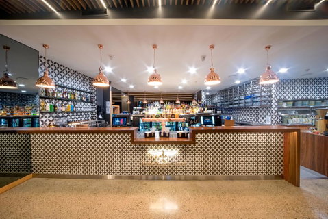Airlie Beach Hotel - Broome Tourism 2