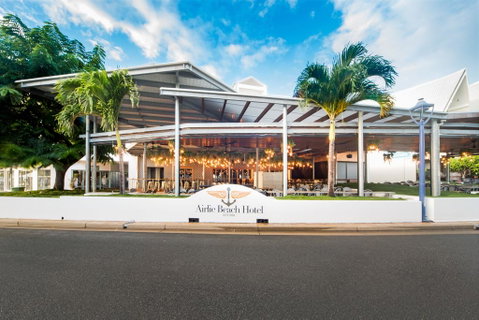 Airlie Beach Hotel - Broome Tourism 0
