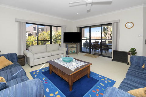 Al Mare No 2 42a - Broome Tourism 2
