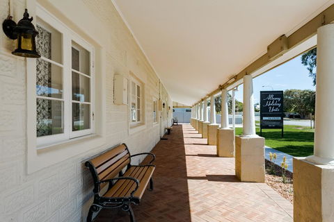 Albany Holiday Units - Broome Tourism 2