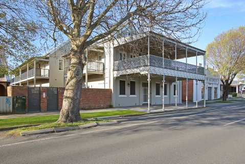 Albury Suites - Waterstreet - Broome Tourism 1
