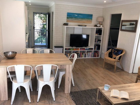 ALOHA AT BLUEYS - Broome Tourism 0