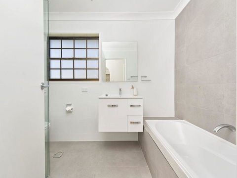Amaroo Retreat @ Fingal Bay - Broome Tourism 2