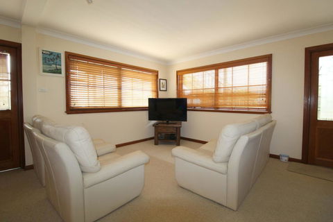 Amzaz, 15 Korogora Street - Broome Tourism 2