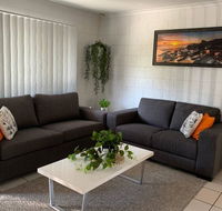 Andergrove Home with a Garden View-Wi-fi  Netflix - Broome Tourism