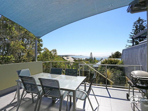 Angourie Blue 1 - Great Ocean Views - Surfing Beaches - Broome Tourism 0