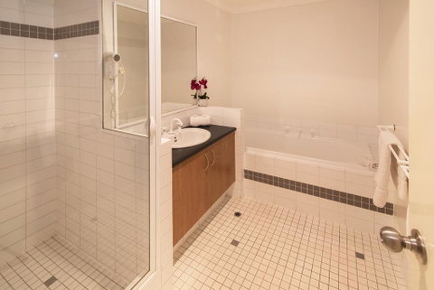 Apartment 115 - Located On The Main Street - Broome Tourism 3