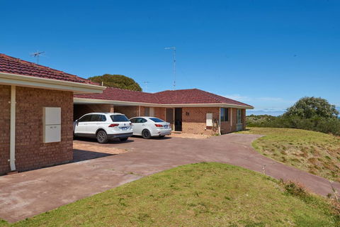 API Preston Beach Front Apartments - Broome Tourism 0