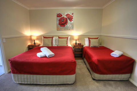 Apple & Grape Motel - Broome Tourism 2
