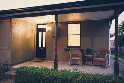 Apple Cottage, Orange NSW - Broome Tourism 1