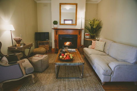 Apple Cottage, Orange NSW - Broome Tourism 0