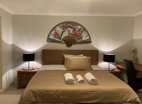Apple House Truganina - Broome Tourism 0