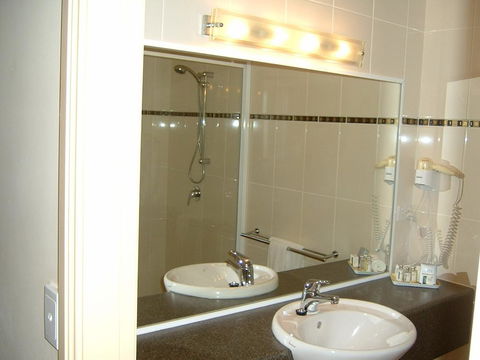 Armidale Pines Motel - Broome Tourism 1