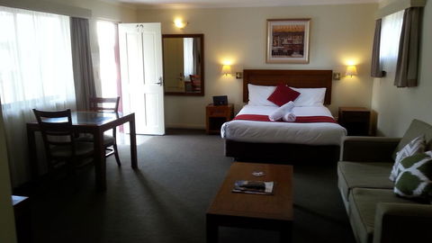 Armidale Pines Motel - Broome Tourism 0
