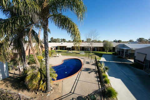 Ashleigh Court Motor Inn - Broome Tourism 0
