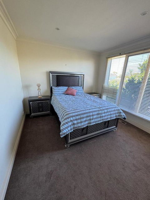 Luxurious Townhouse Retreat In Prestigious Brighton - Broome Tourism 3