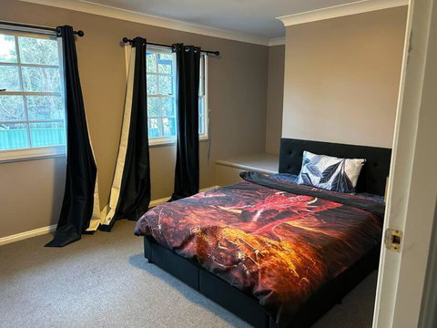Luxury House 5 Bedrooms - Broome Tourism 3