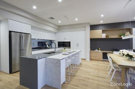 Luxury Bedrooms In A Resort Style Home - Broome Tourism 3