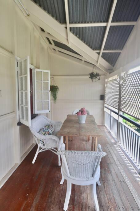 MAGNOLIA HOUSE ON THE CREEK - STANTHORPE - Broome Tourism 2