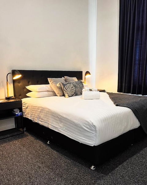 Manjimup Hotel - Broome Tourism 1