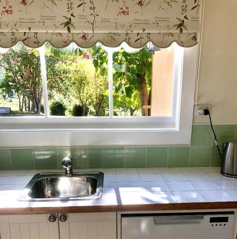 Maple Hill Cottage - Broome Tourism 2