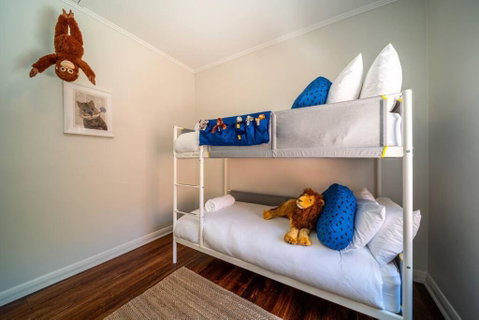Marble At South Plympton - 4BR Modern WiFi - Broome Tourism 2