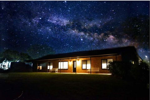 Mattner House Family Vacation Resort - Broome Tourism 3