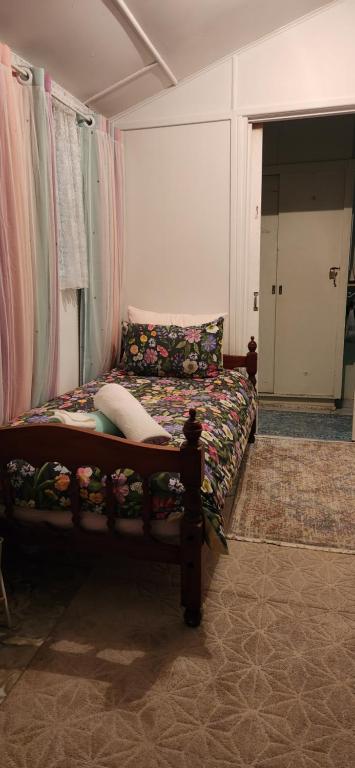 Meyenburg Dorm Room - Broome Tourism 1