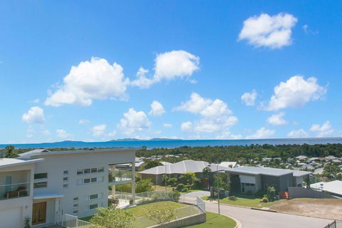 Modern Luxury Ocean Views - Broome Tourism 1