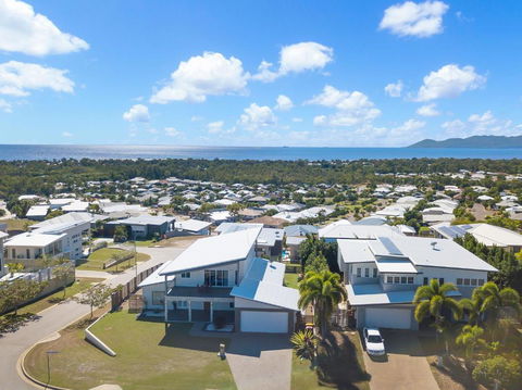 Modern Luxury Ocean Views - Broome Tourism 2