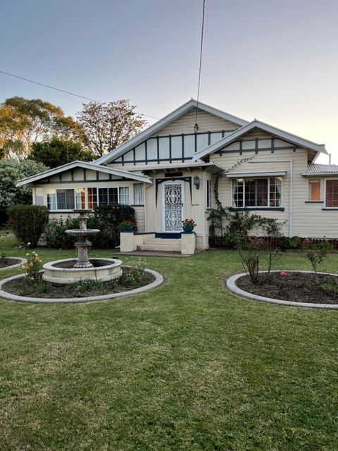 Mirrabooka Guest House - Broome Tourism 1