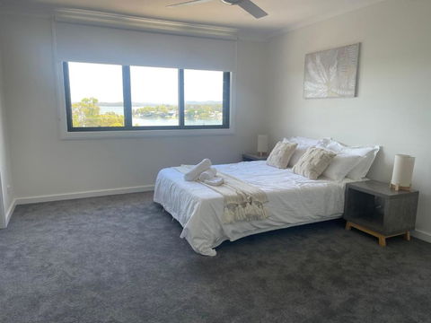Mirrabooka Magic - Luxury By The Lake - Broome Tourism 2