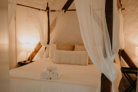 Misty Mountain Manor - Broome Tourism 1