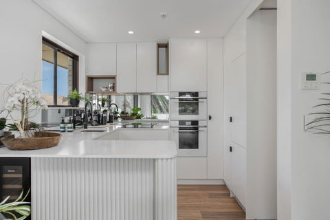 Modern, North-east Facing, 2-bed Apartment - Broome Tourism 2