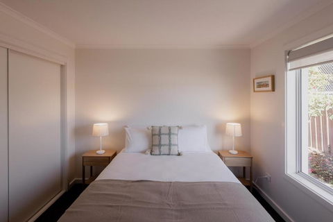 Modern Refurbished Unit In Charming Bellerive - Broome Tourism 3