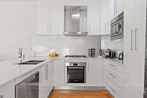Modern Scarborough Townhouse - Broome Tourism 2