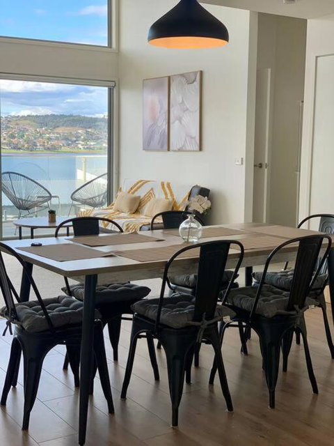 Modern Villa With Water View - Broome Tourism 0