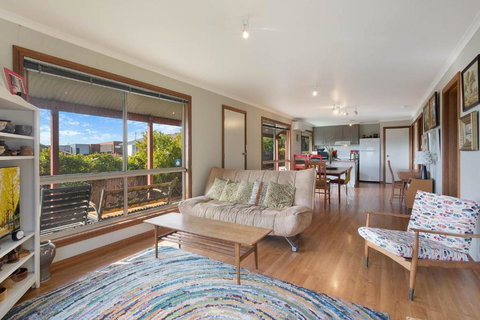 Monaro Cottage - Broome Tourism 3