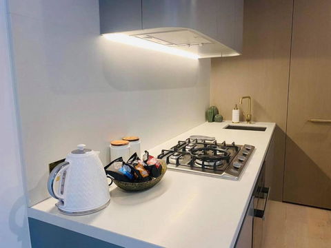 Moody Moon Apartment @ Sky Garden - Glen Waverley - Broome Tourism 3