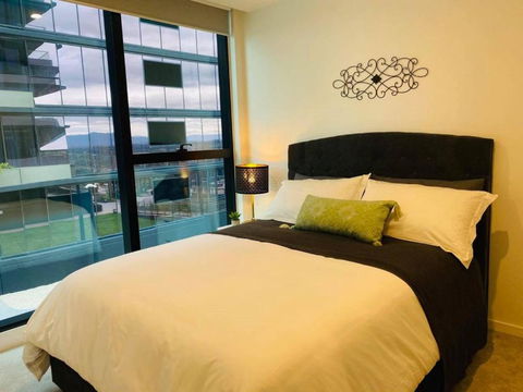 Moody Moon Apartment @ Sky Garden - Glen Waverley - Broome Tourism 1