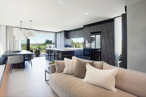 Modern Beachside Haven, Malabar Isyd - Broome Tourism 1