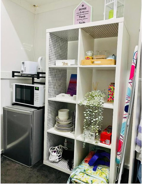 Modern Private Room With Ensuite - Broome Tourism 3