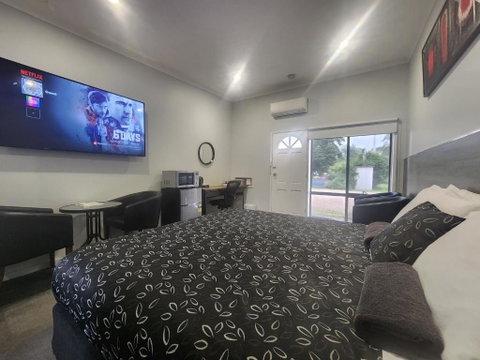 Motel24Seven And Apartments - Broome Tourism 1