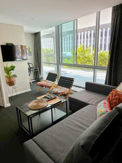 NEW Exquistely Furnished 2 Bedroom Apartment - Broome Tourism 1